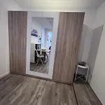 아파트 Zwischen Wald Und Wasser Mit Grossem Wasserbett & E-kamin