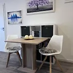 아파트 Zwischen Wald Und Wasser Mit Grossem Wasserbett & E-kamin 베를린