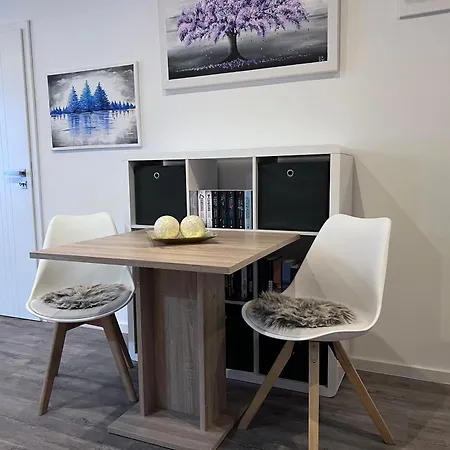 Apartment Zwischen Wald Und Wasser Mit Grossem Wasserbett & E-kamin Berlin