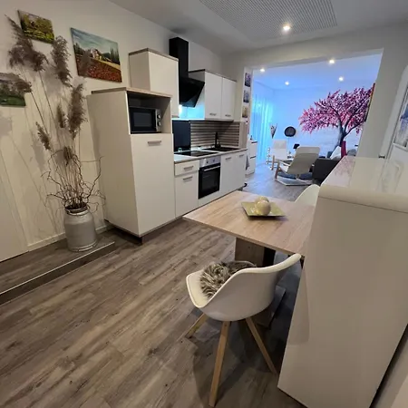 Apartment Zwischen Wald Und Wasser Mit Grossem Wasserbett & E-kamin