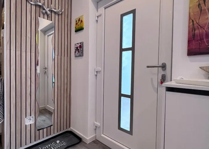 Zwischen Wald Und Wasser Mit Grossem Wasserbett & E-kamin