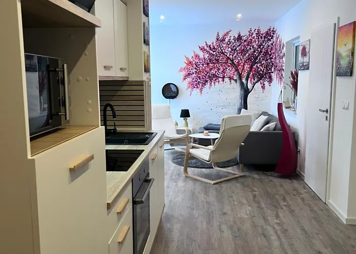 Zwischen Wald Und Wasser Mit Grossem Wasserbett & E-kamin * Berlín