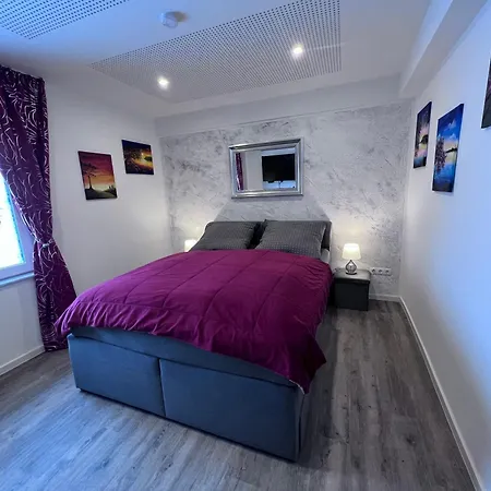 Zwischen Wald Und Wasser Mit Grossem Wasserbett & E-kamin *