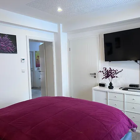 Apartment Zwischen Wald Und Wasser Mit Grossem Wasserbett & E-kamin *