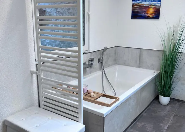 Zwischen Wald Und Wasser Mit Grossem Wasserbett & E-kamin *