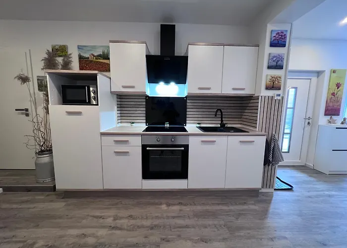 Zwischen Wald Und Wasser Mit Grossem Wasserbett & E-kamin *