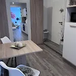 Zwischen Wald Und Wasser Mit Grossem Wasserbett & E-kamin * برلين