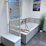 Zwischen Wald Und Wasser Mit Grossem Wasserbett & E-kamin *